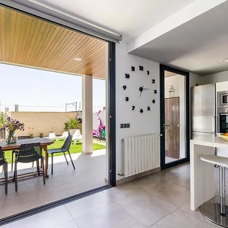 Yourhouse Casa Llubi, Air Conditioned Town House In Majorca North *