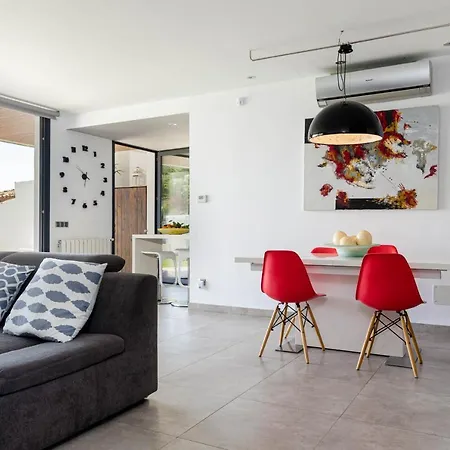 Yourhouse Casa Llubi, Air Conditioned Town House In Majorca North Holiday home *